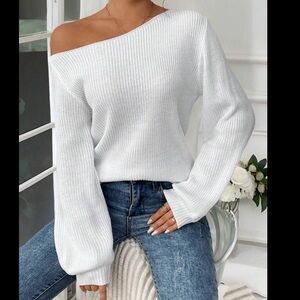 💕 SHEIN WOMENS SIZE SMALL ASYMMETRIC NEVK WHITE SWEATER